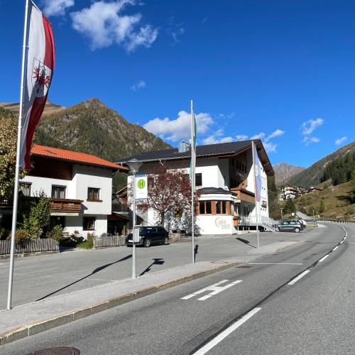 StraßenansichtGemeindehaus